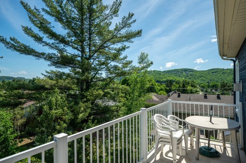Balcon - 17 Av. Des Érables, Saint-Sauveur, QC 