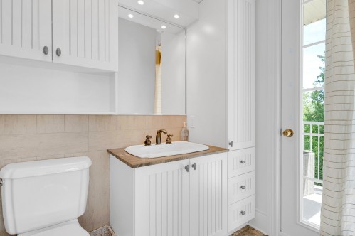 Salle de bains attenante à la CCP - 17 Av. Des Érables, Saint-Sauveur, QC 
