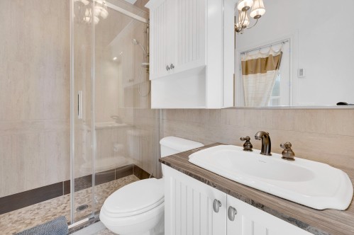 Salle de bains - 17 Av. Des Érables, Saint-Sauveur, QC 
