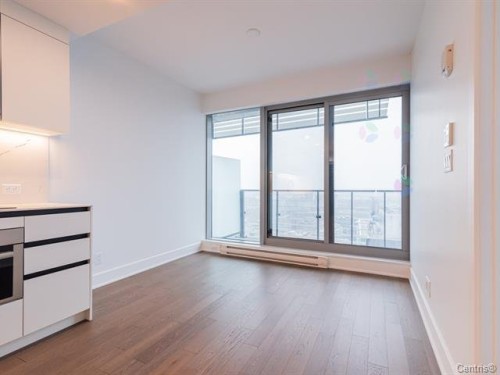 Salon - 2105-720 Rue St-Jacques, Montréal (Ville-Marie), QC 
