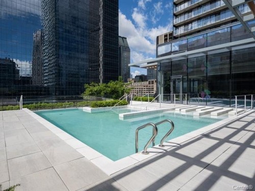 Piscine - 2105-720 Rue St-Jacques, Montréal (Ville-Marie), QC 