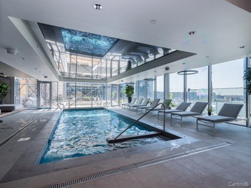 Piscine - 2105-720 Rue St-Jacques, Montréal (Ville-Marie), QC 