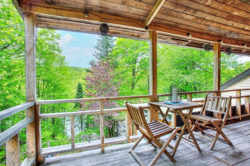 Terrasse - 263 Ch. De Courchevel, Saint-Adolphe-D'Howard, QC 