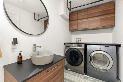 Salle de bains - 8759 Rue Colette-Samson, Québec (Les Rivières), QC 
