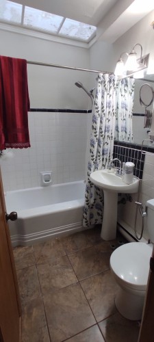 Salle de bains - 9485 Rue St-Denis, Montréal (Ahuntsic-Cartierville), QC 