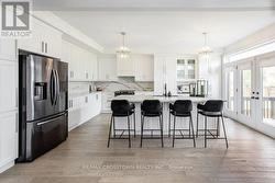 Large Island with Seating for 4 - 