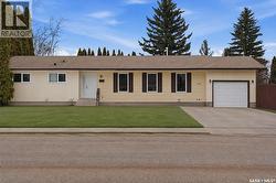 102 Dore CRESCENT  Saskatoon, SK S7K 4X7