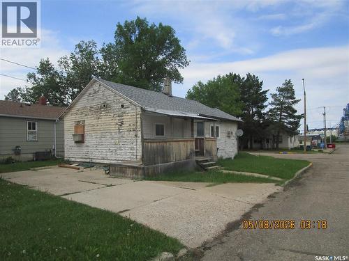 330 2Nd Avenue E, Assiniboia, SK 