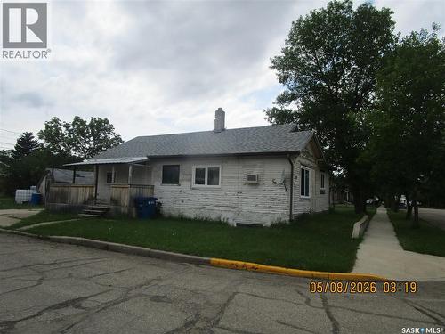 330 2Nd Avenue E, Assiniboia, SK 