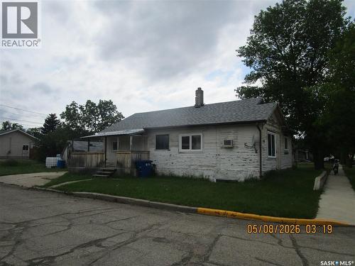 330 2Nd Avenue E, Assiniboia, SK 