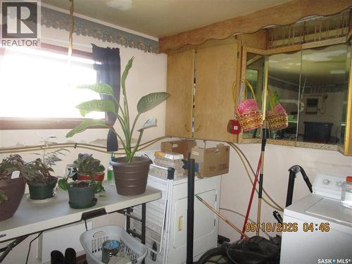 210 7Th Avenue W, Assiniboia, SK 