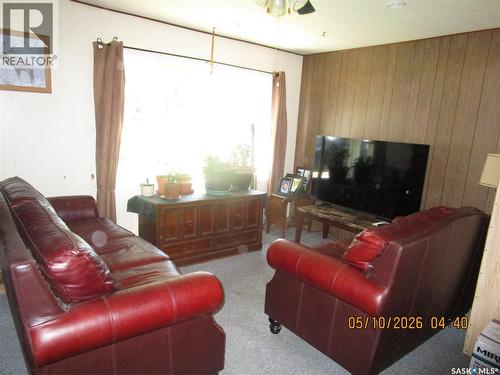 210 7Th Avenue W, Assiniboia, SK 