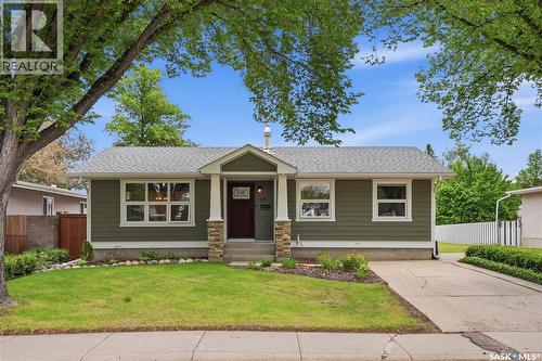 328 Carleton Drive, Saskatoon, SK 