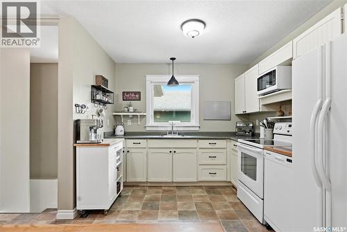 328 Carleton Drive, Saskatoon, SK 