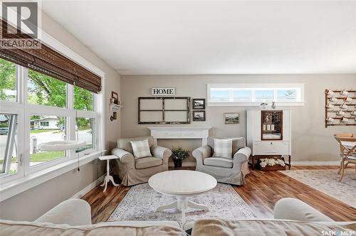 328 Carleton Drive, Saskatoon, SK 
