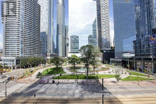 601 - 77 Harbour Square, Toronto, ON 