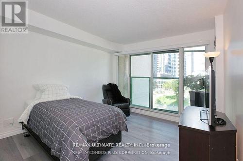 601 - 77 Harbour Square, Toronto, ON 