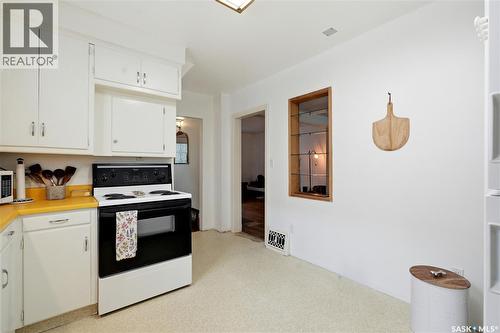 734 10Th Street E, Saskatoon, SK 