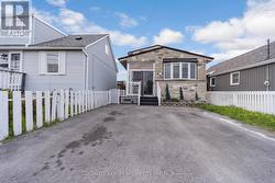 39 REID AVENUE N  Hamilton, ON L8H 6C9