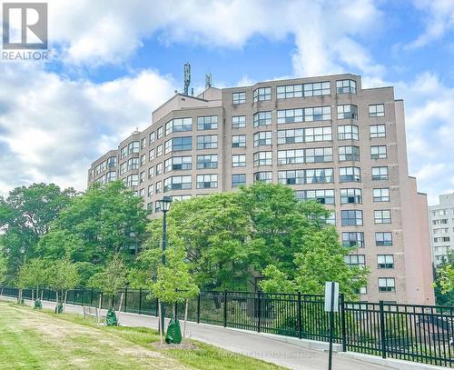 906 - 250 DAVIS DRIVE  Newmarket, ON L3Y 7T7