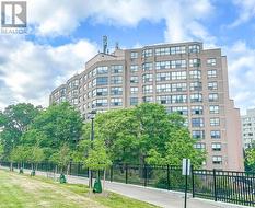 906 - 250 DAVIS DRIVE Newmarket, ON L3Y 7T7