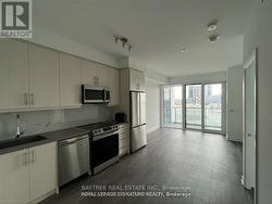 409 - 95 ONEIDA CRESCENT Richmond Hill, ON L4B 0H5
