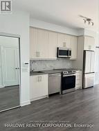703 - 95 ONEIDA CRESCENT Richmond Hill, ON L4B 0H5