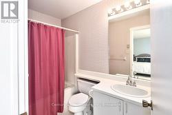 Ensuite Bathroom - 