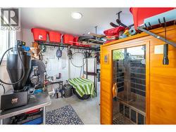 Garage. - 