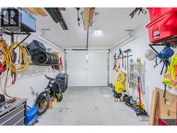 Garage. - 