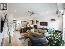 Living room/kitchen. - 