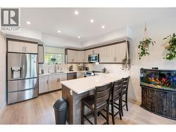 Kitchen. - 