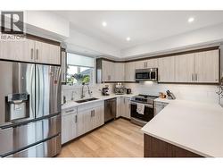 Kitchen. - 