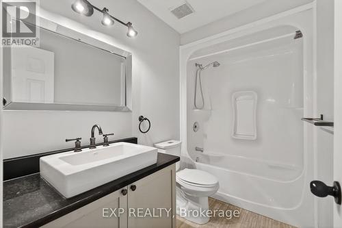 11 Boulder Way, Ottawa, ON 
