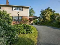 36 Simcoe Place  Halifax, NS B3M 1H3