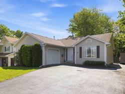 28 Fort Sackville Road  Bedford, NS B4A 2G5