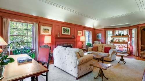 Salon - 58 Rue Mountain, Granby, QC 