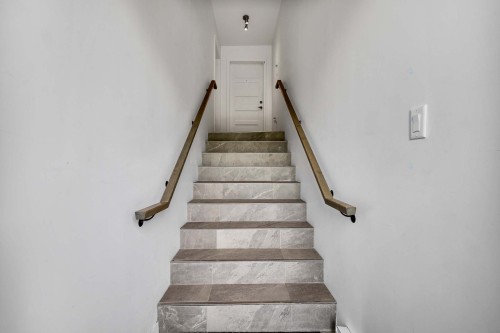 Staircase - 336  - 338A Rue Angèle-Chartrand, Laval (Auteuil), QC 