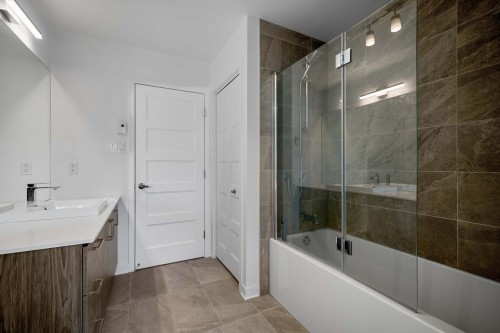 Bathroom - 336  - 338A Rue Angèle-Chartrand, Laval (Auteuil), QC 