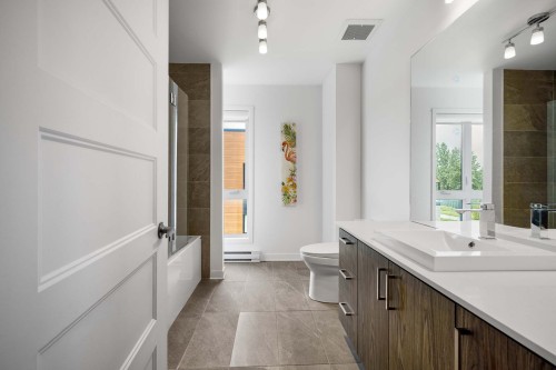 Bathroom - 336  - 338A Rue Angèle-Chartrand, Laval (Auteuil), QC 