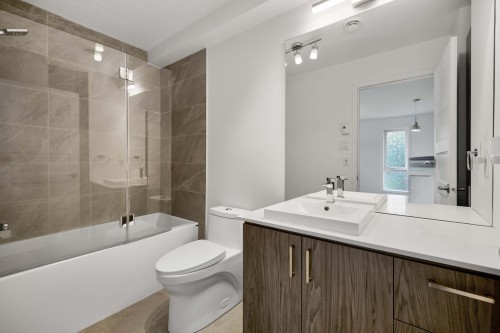 Bathroom - 336  - 338A Rue Angèle-Chartrand, Laval (Auteuil), QC 