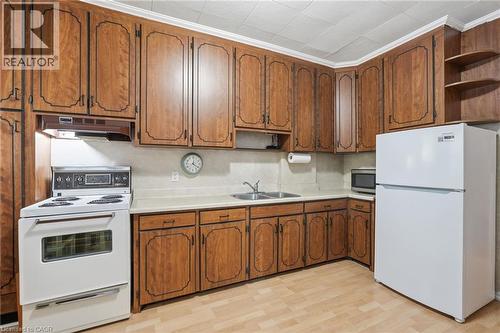 16 Connaught Avenue N, Hamilton, ON 