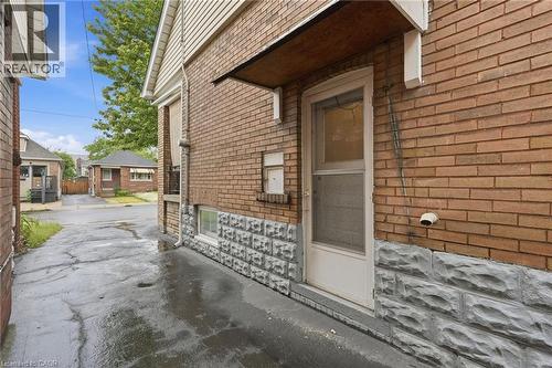 16 Connaught Avenue N, Hamilton, ON 