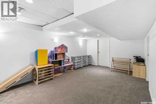 142 Neusch Crescent, Saskatoon, SK 