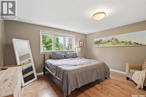 516 Lake Crescent, Saskatoon, SK 