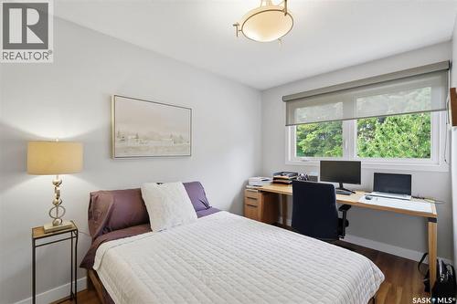 516 Lake Crescent, Saskatoon, SK 