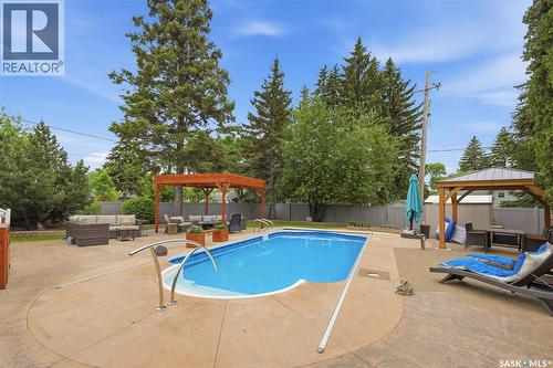 516 Lake Crescent, Saskatoon, SK 
