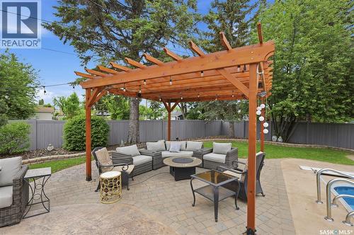 516 Lake Crescent, Saskatoon, SK 