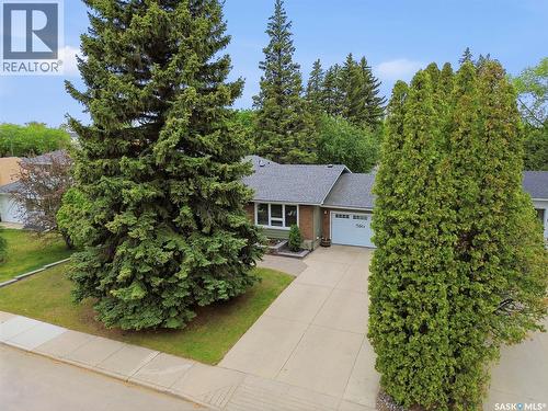 516 Lake Crescent, Saskatoon, SK 