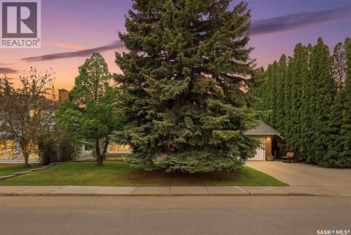 516 Lake Crescent, Saskatoon, SK 
